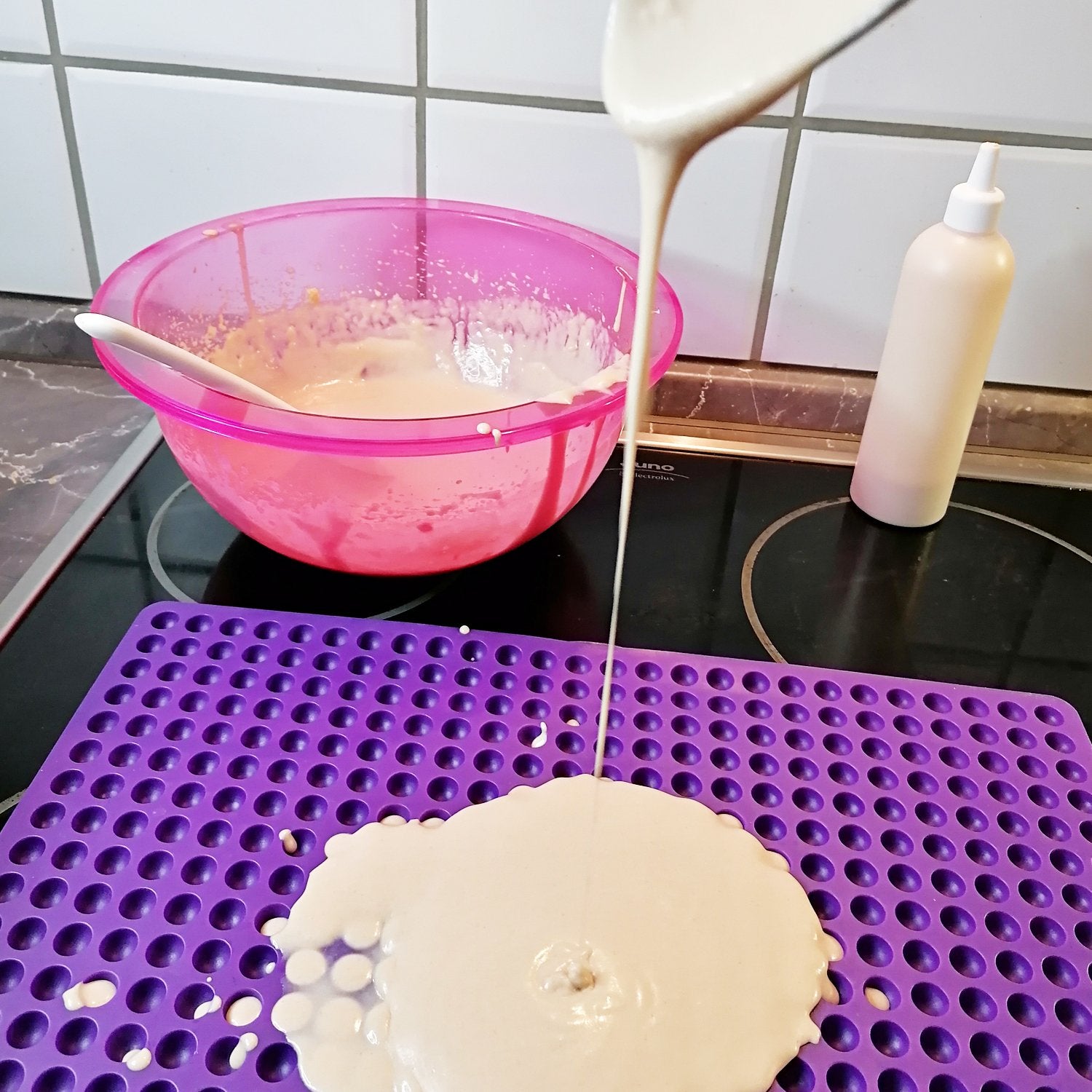 Hemispherical baking molds